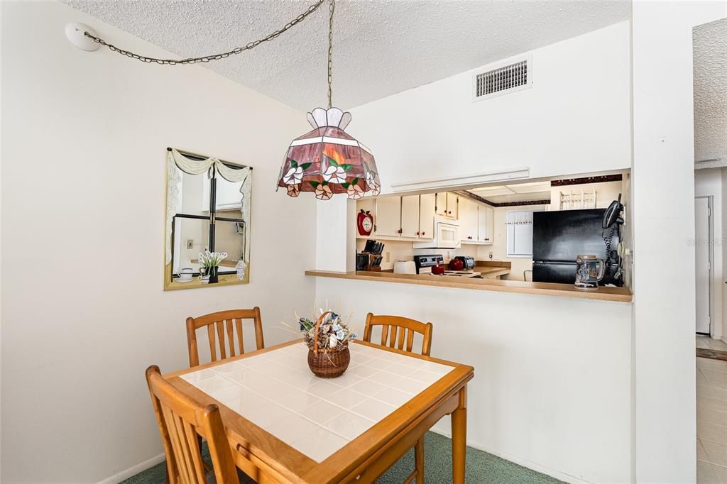 Active With Contract: $195,000 (2 beds, 2 baths, 830 Square Feet)