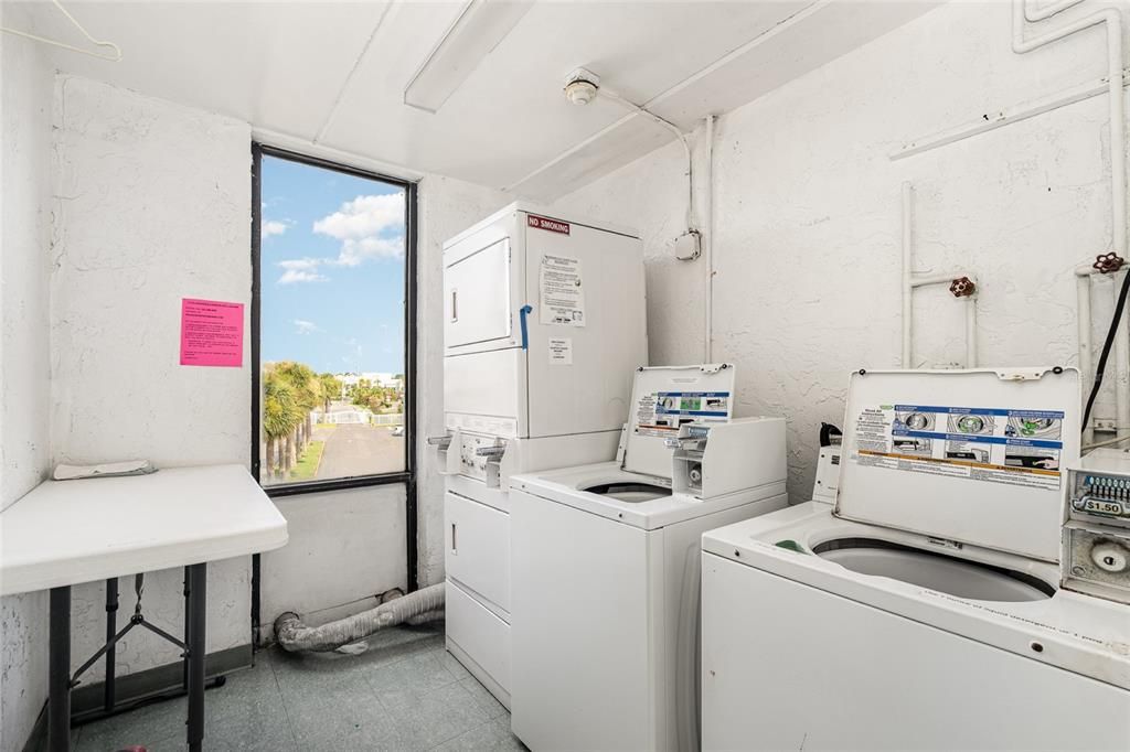 Active With Contract: $195,000 (2 beds, 2 baths, 830 Square Feet)