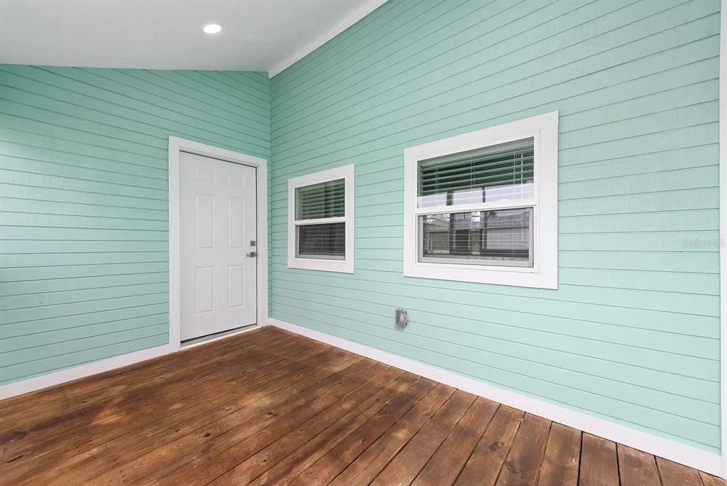 For Rent: $2,050 (3 beds, 2 baths, 1609 Square Feet)