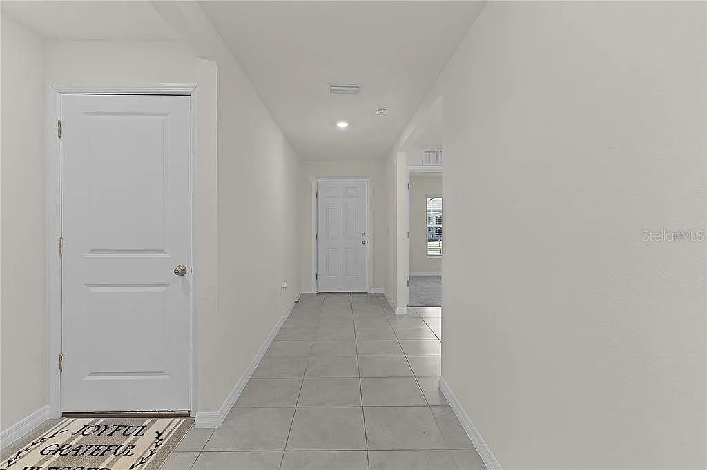 出租: $2,100 (3 贝兹, 2 浴室, 1664 平方英尺)