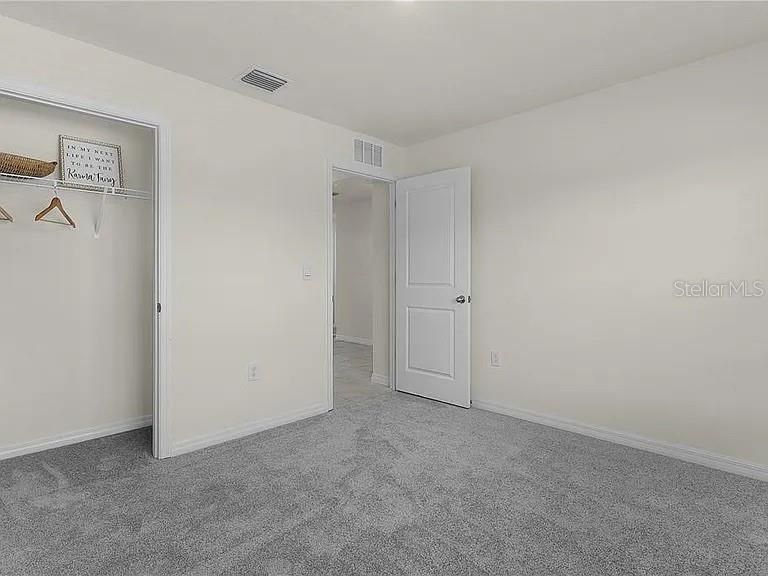 出租: $2,100 (3 贝兹, 2 浴室, 1664 平方英尺)