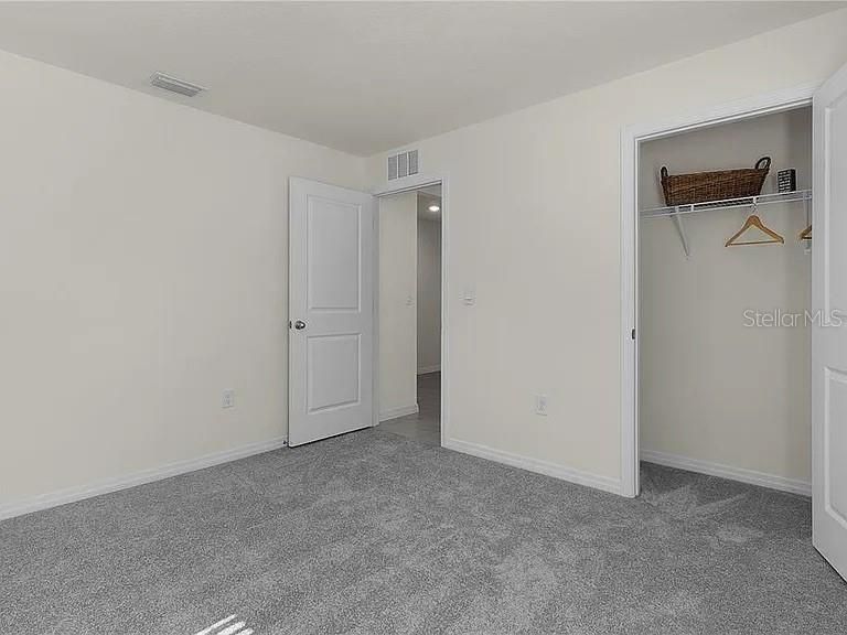 出租: $2,100 (3 贝兹, 2 浴室, 1664 平方英尺)