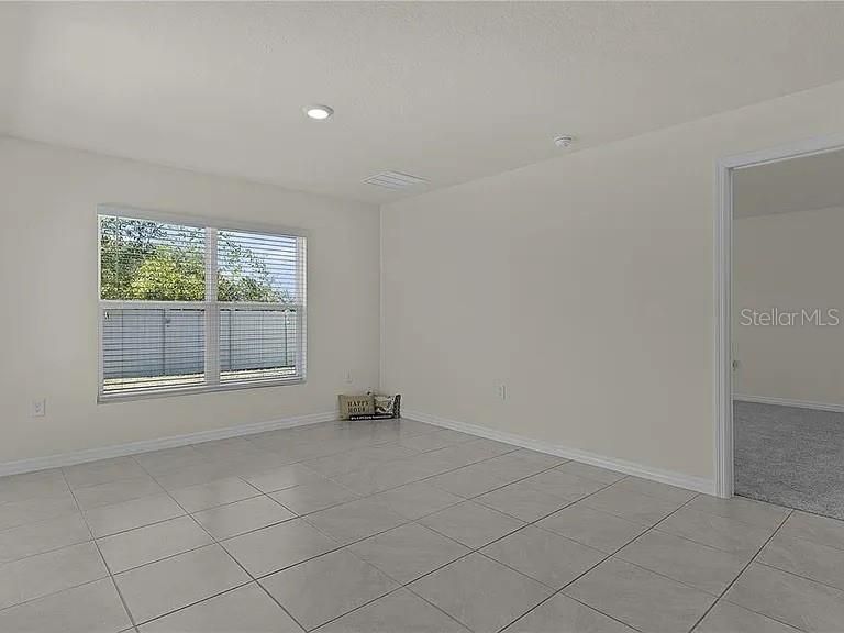 出租: $2,100 (3 贝兹, 2 浴室, 1664 平方英尺)