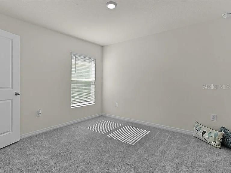 出租: $2,100 (3 贝兹, 2 浴室, 1664 平方英尺)