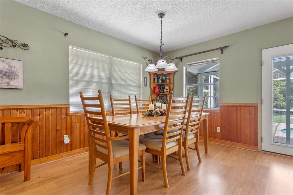 En Venta: $498,000 (4 camas, 3 baños, 2521 Pies cuadrados)