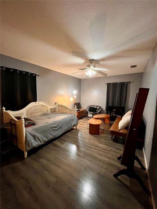 En Venta: $498,000 (4 camas, 3 baños, 2521 Pies cuadrados)