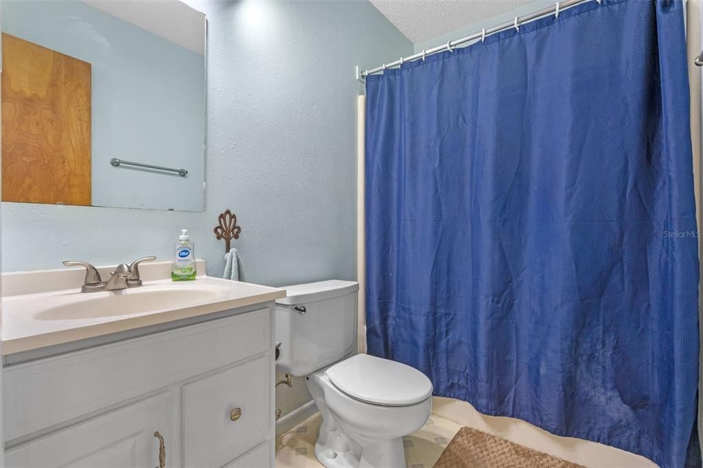 En Venta: $498,000 (4 camas, 3 baños, 2521 Pies cuadrados)