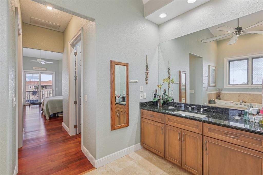 待售: $2,100,000 (3 贝兹, 4 浴室, 2954 平方英尺)