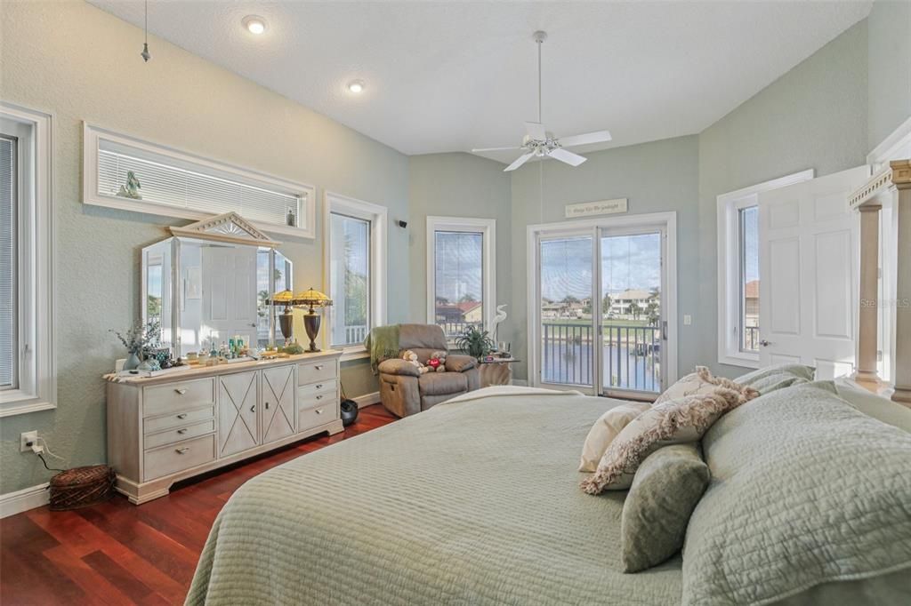 待售: $2,100,000 (3 贝兹, 4 浴室, 2954 平方英尺)