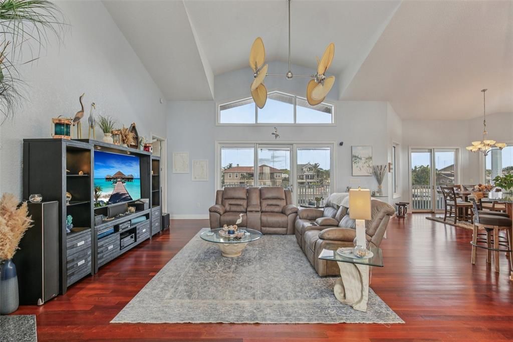 待售: $2,100,000 (3 贝兹, 4 浴室, 2954 平方英尺)