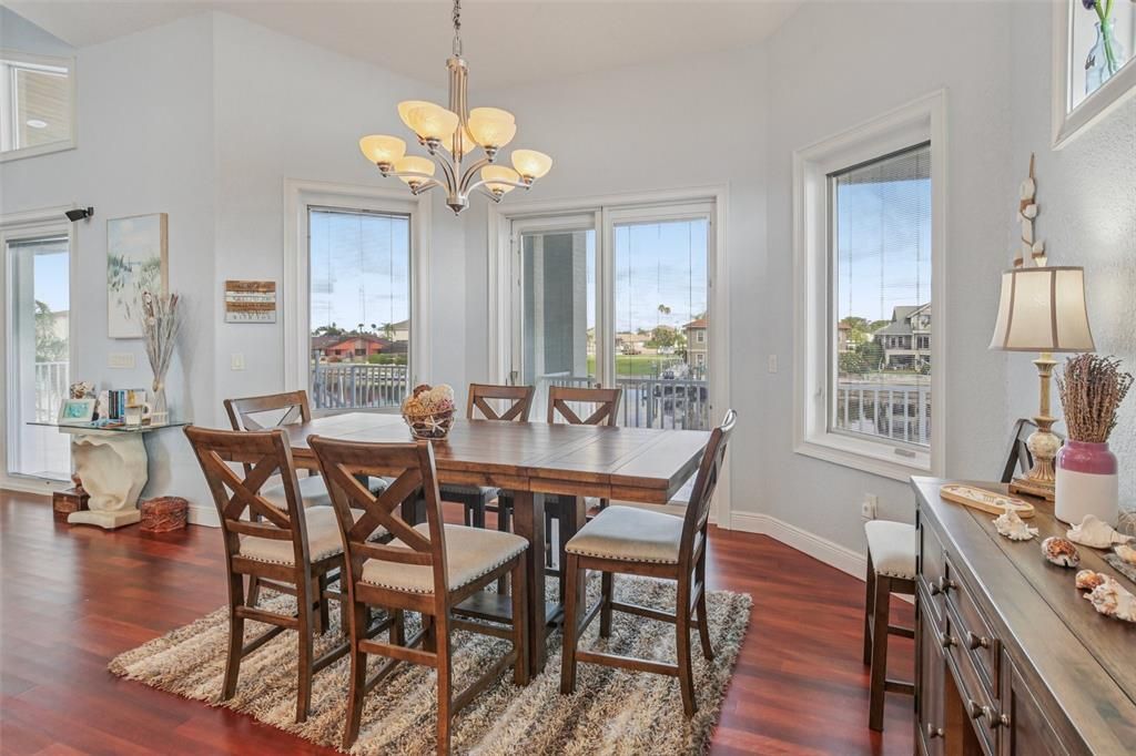 待售: $2,100,000 (3 贝兹, 4 浴室, 2954 平方英尺)