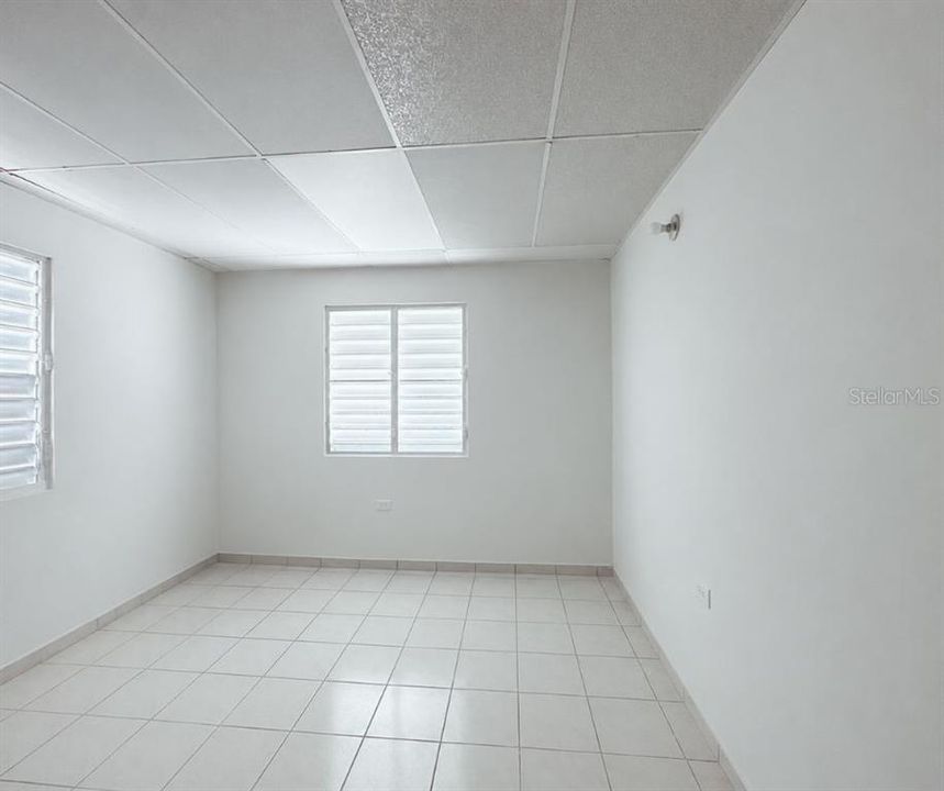 En Venta: $295,000 (7 camas, 3 baños, 2200 Pies cuadrados)