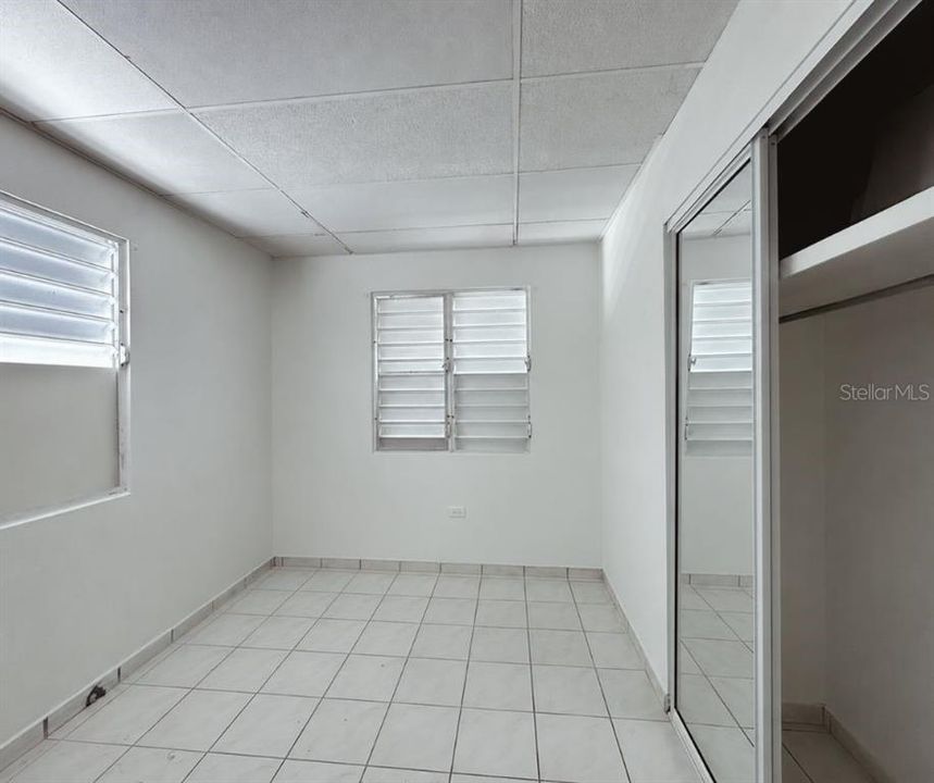 En Venta: $295,000 (7 camas, 3 baños, 2200 Pies cuadrados)