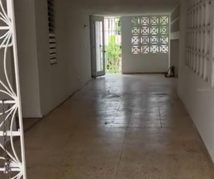 На продажу: $295,000 (7 спален, 3 ванн, 2200 Квадратных фут)