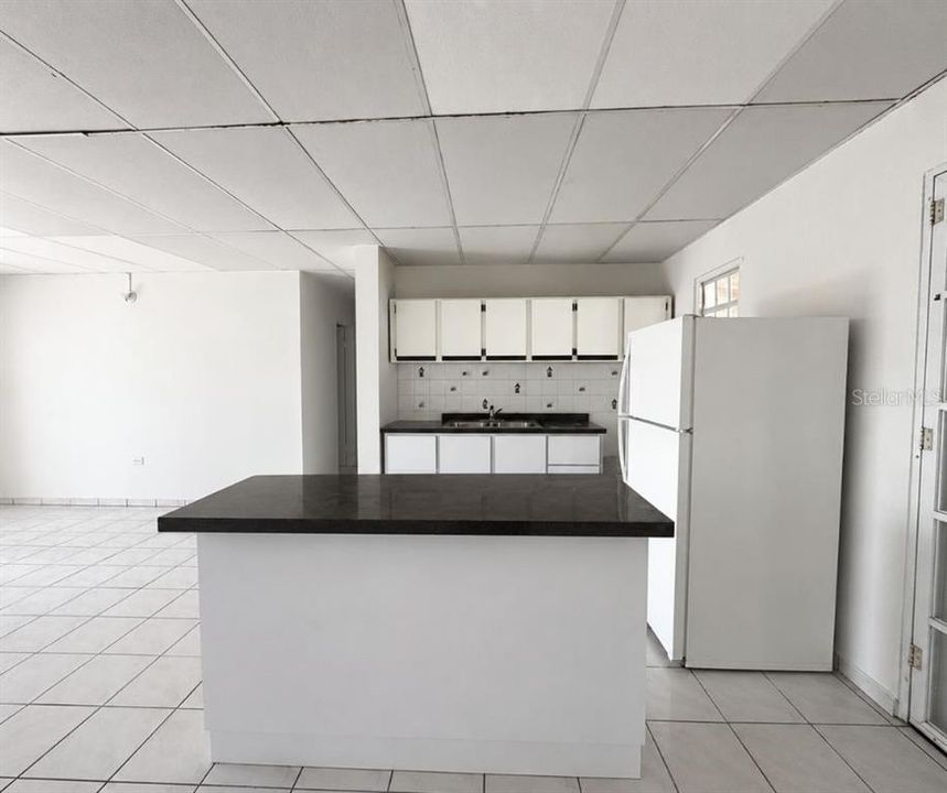 En Venta: $295,000 (7 camas, 3 baños, 2200 Pies cuadrados)
