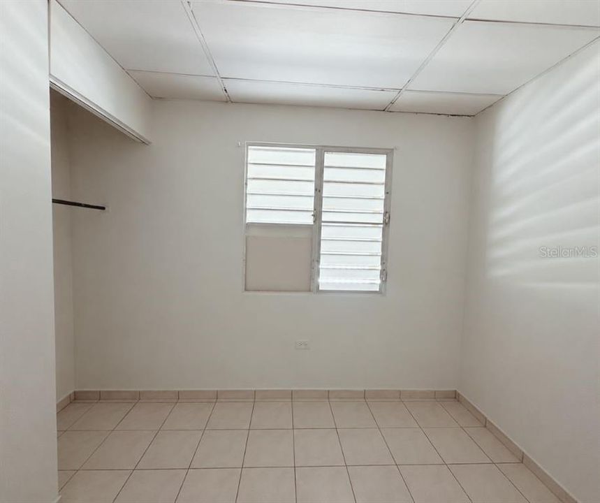 En Venta: $295,000 (7 camas, 3 baños, 2200 Pies cuadrados)