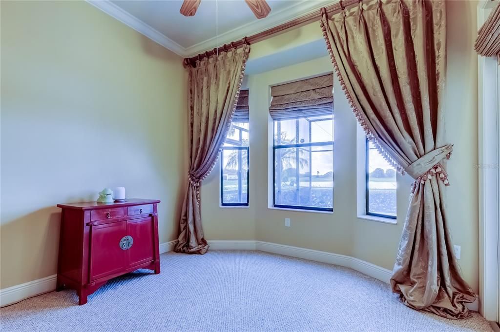 For Sale: $1,125,000 (5 beds, 4 baths, 4017 Square Feet)