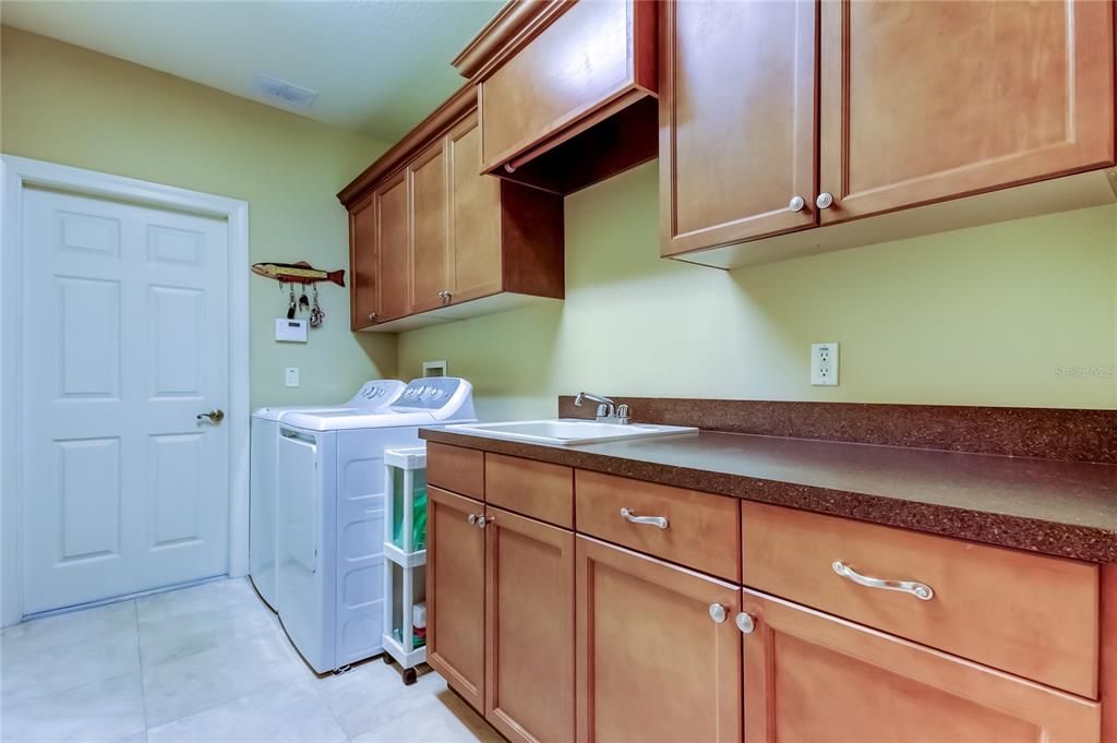 For Sale: $1,125,000 (5 beds, 4 baths, 4017 Square Feet)