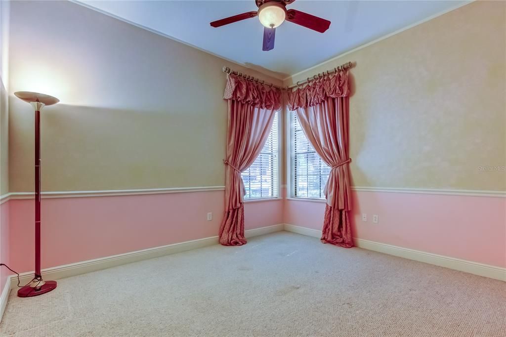 For Sale: $1,125,000 (5 beds, 4 baths, 4017 Square Feet)