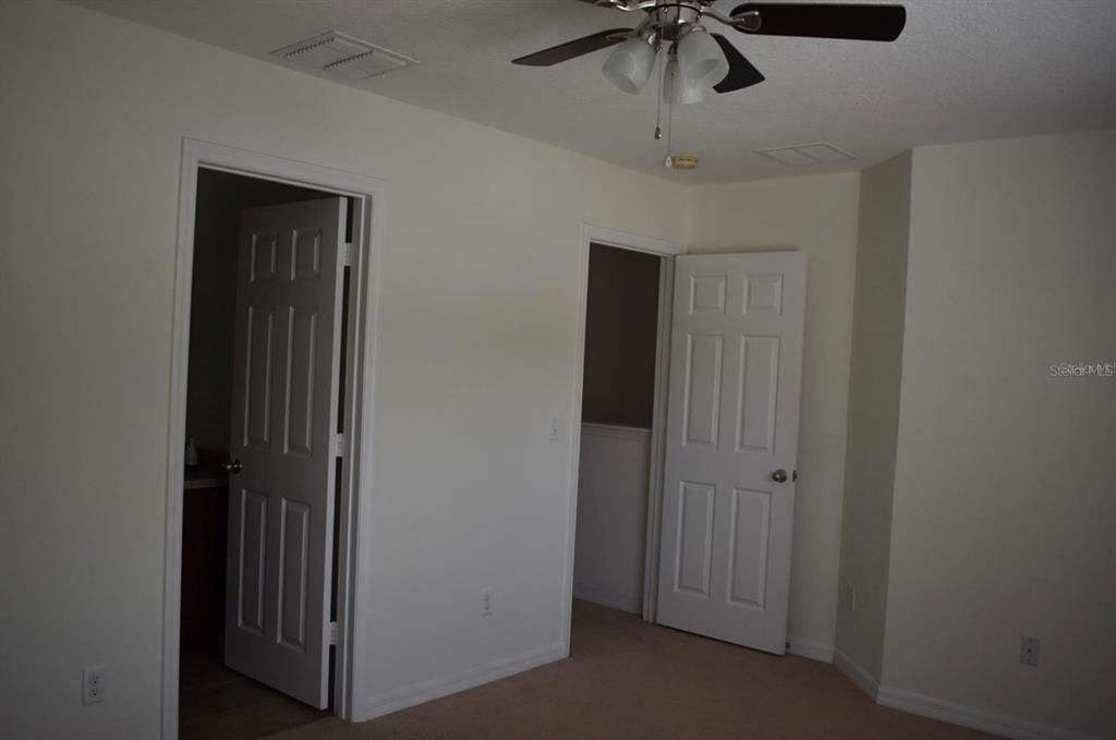 For Sale: $312,100 (2 beds, 2 baths, 1244 Square Feet)