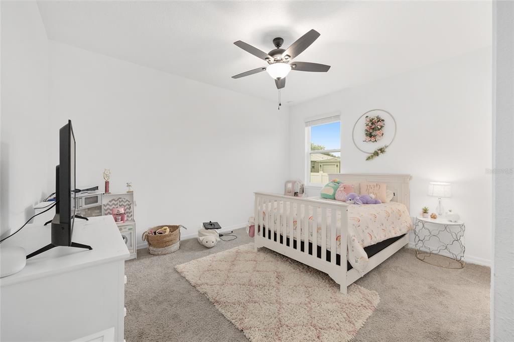 合同活跃: $435,000 (4 贝兹, 3 浴室, 2645 平方英尺)