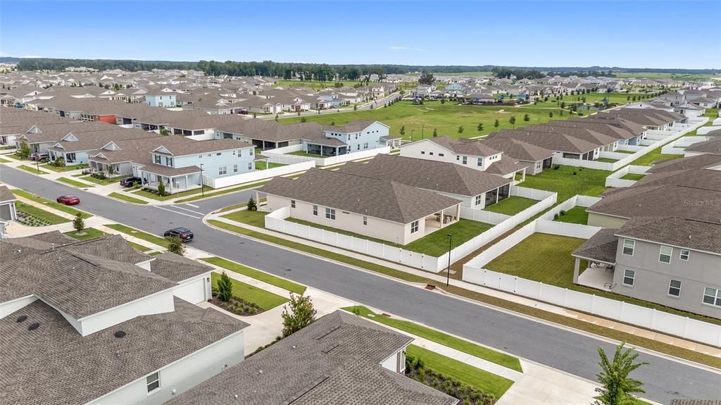 合同活跃: $435,000 (4 贝兹, 3 浴室, 2645 平方英尺)