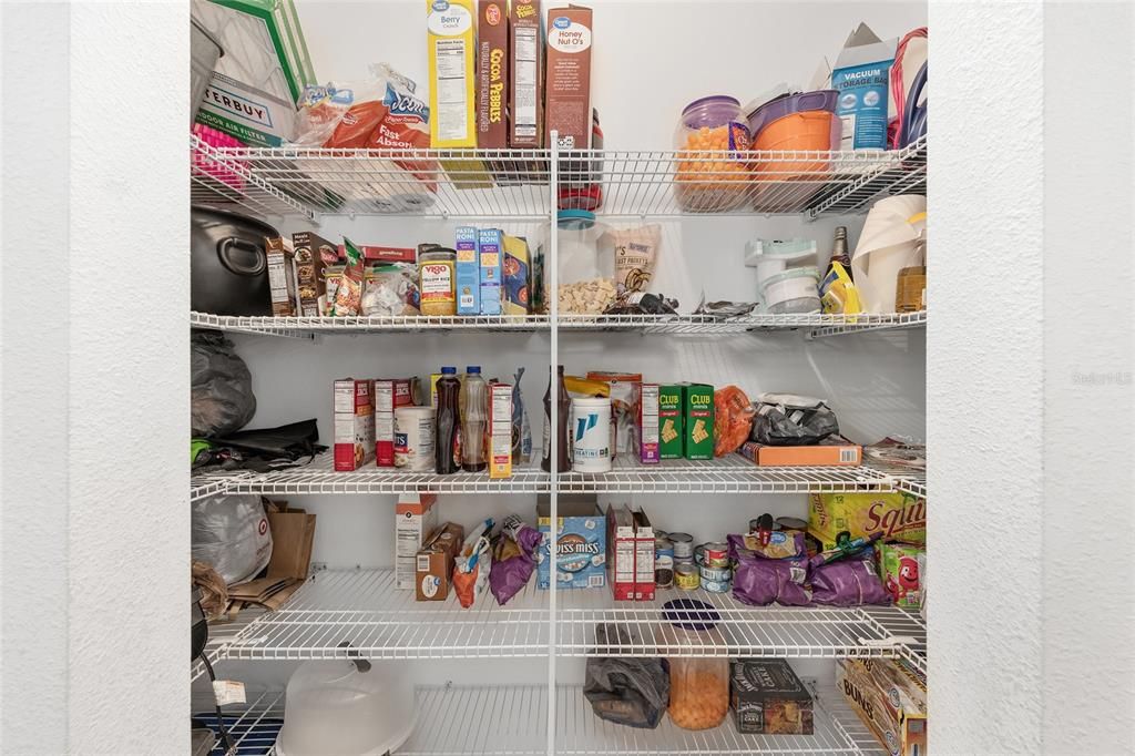 合同活跃: $435,000 (4 贝兹, 3 浴室, 2645 平方英尺)