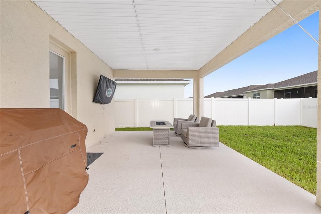 合同活跃: $435,000 (4 贝兹, 3 浴室, 2645 平方英尺)