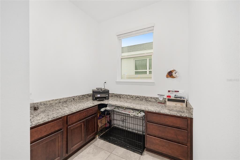 合同活跃: $435,000 (4 贝兹, 3 浴室, 2645 平方英尺)