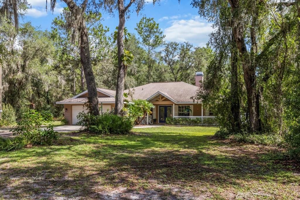 Recently Sold: $600,000 (3 beds, 2 baths, 1701 Square Feet)