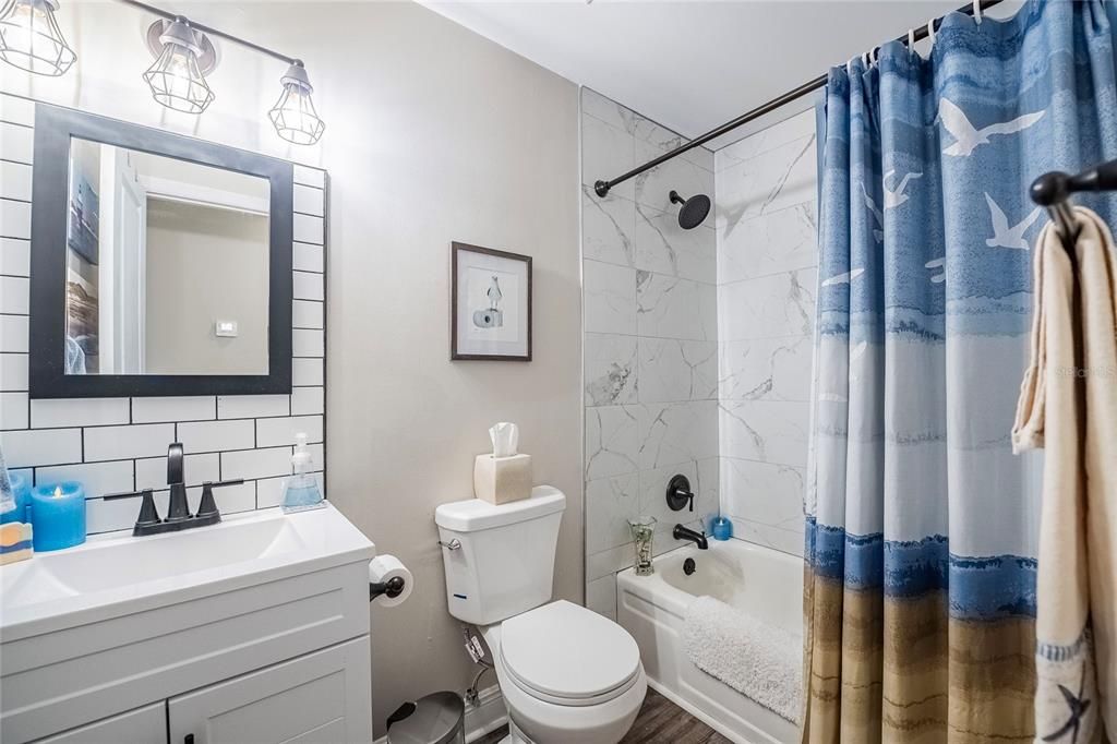 Active With Contract: $240,000 (2 beds, 2 baths, 1076 Square Feet)