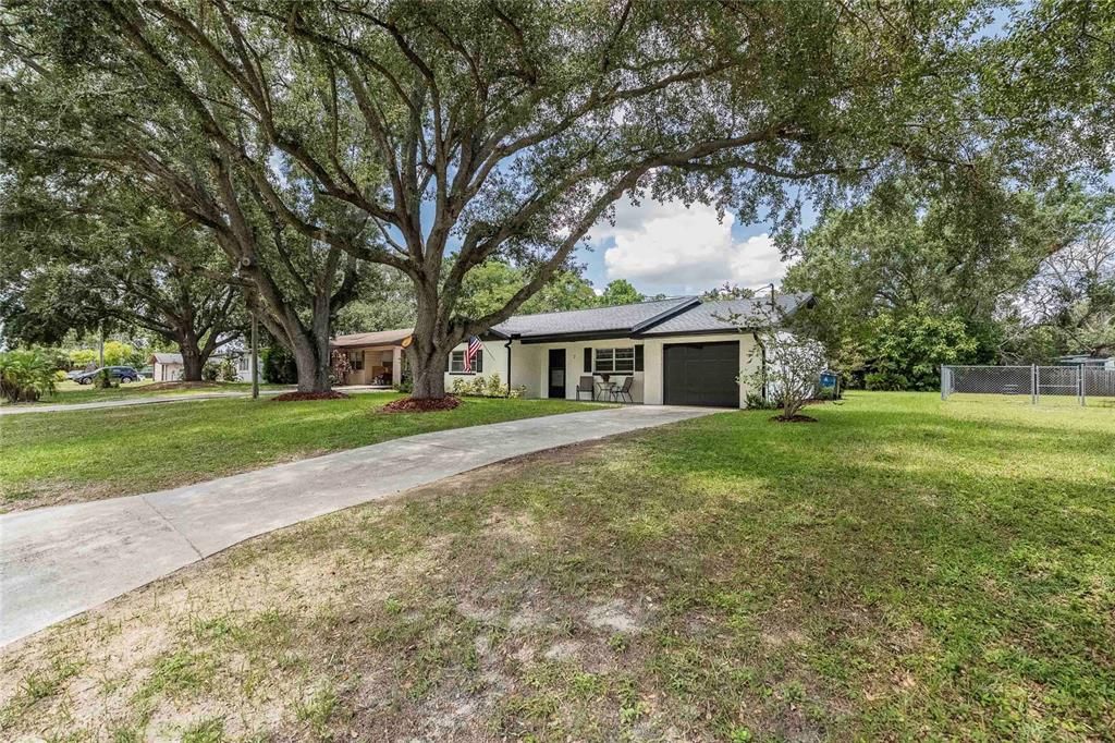 Active With Contract: $240,000 (2 beds, 2 baths, 1076 Square Feet)