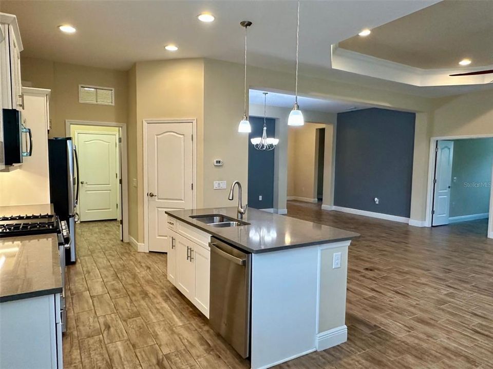 В аренду: $6,500 (3 спален, 2 ванн, 2181 Квадратных фут)