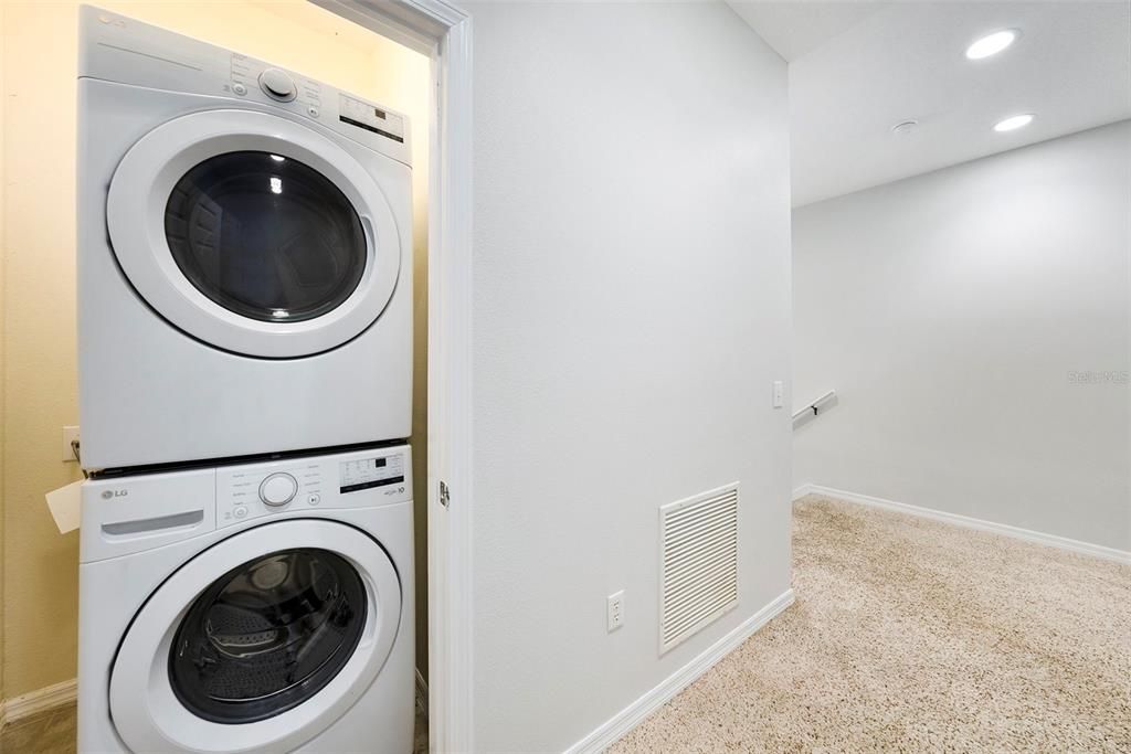 На продажу: $219,900 (2 спален, 2 ванн, 1479 Квадратных фут)