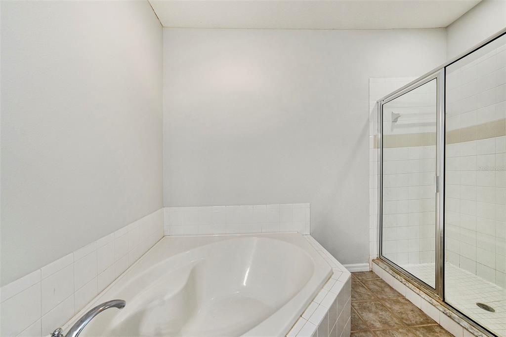 На продажу: $219,900 (2 спален, 2 ванн, 1479 Квадратных фут)