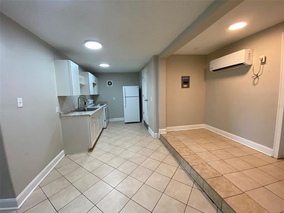 For Rent: $1,649 (3 beds, 1 baths, 1000 Square Feet)