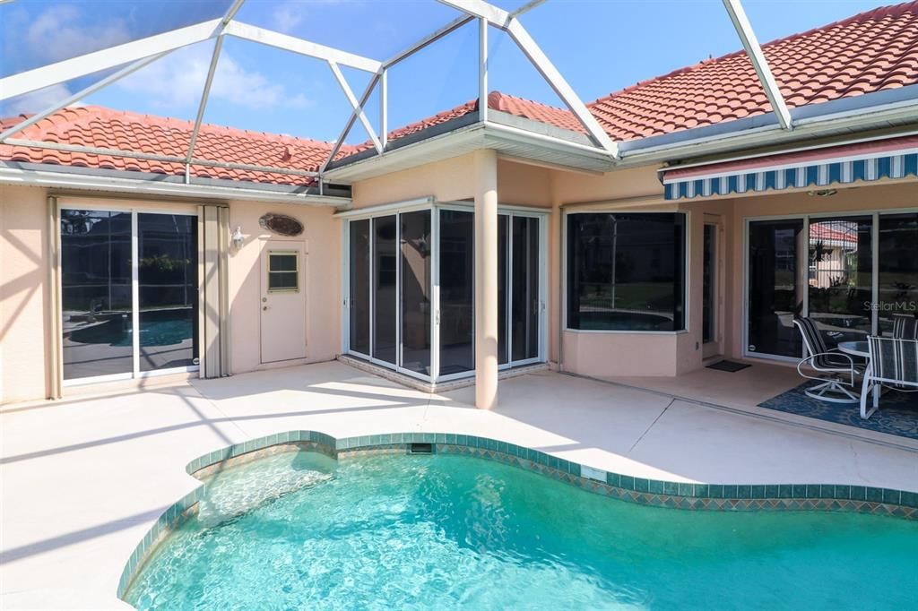 For Sale: $675,000 (3 beds, 3 baths, 2442 Square Feet)