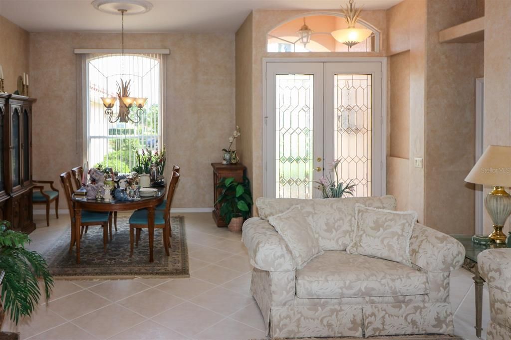 For Sale: $675,000 (3 beds, 3 baths, 2442 Square Feet)