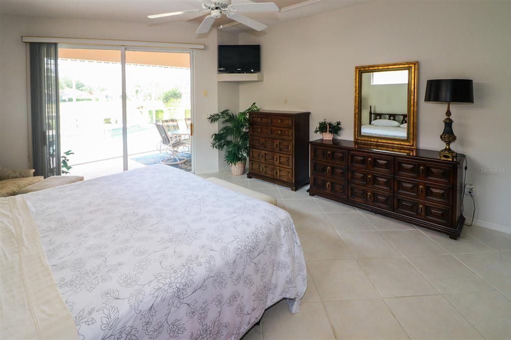 For Sale: $675,000 (3 beds, 3 baths, 2442 Square Feet)