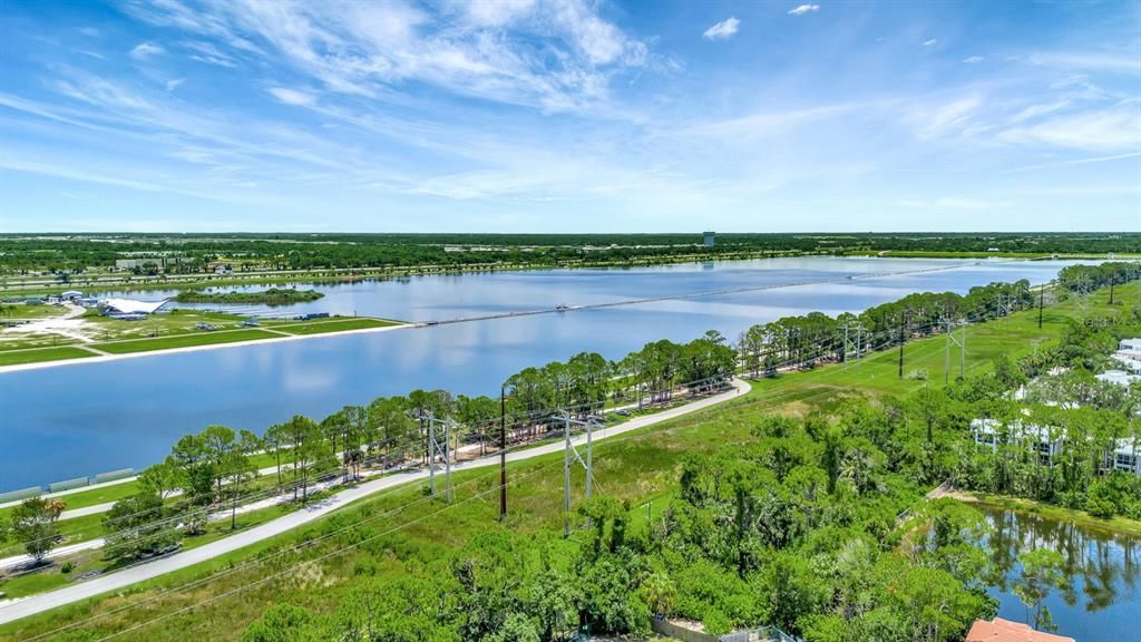 Active With Contract: $184,900 (1 beds, 1 baths, 957 Square Feet)