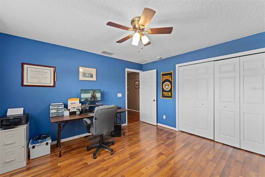 Active With Contract: $392,900 (3 beds, 2 baths, 1684 Square Feet)