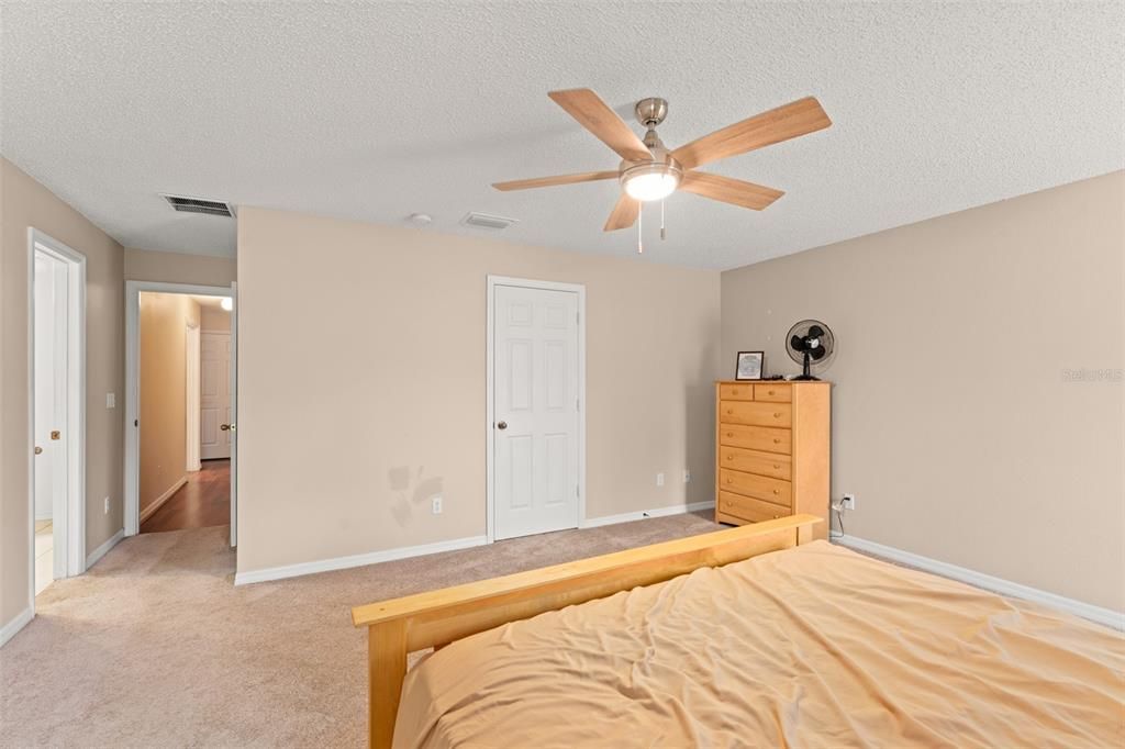 Active With Contract: $392,900 (3 beds, 2 baths, 1684 Square Feet)