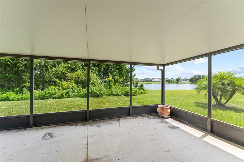 Active With Contract: $392,900 (3 beds, 2 baths, 1684 Square Feet)