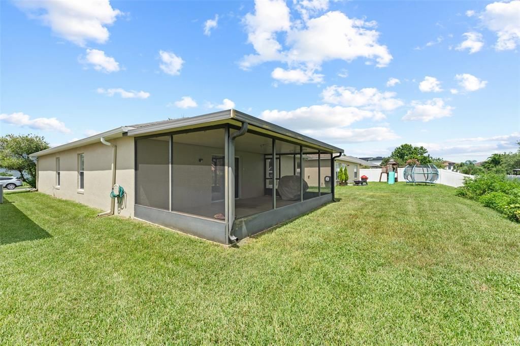 Active With Contract: $392,900 (3 beds, 2 baths, 1684 Square Feet)