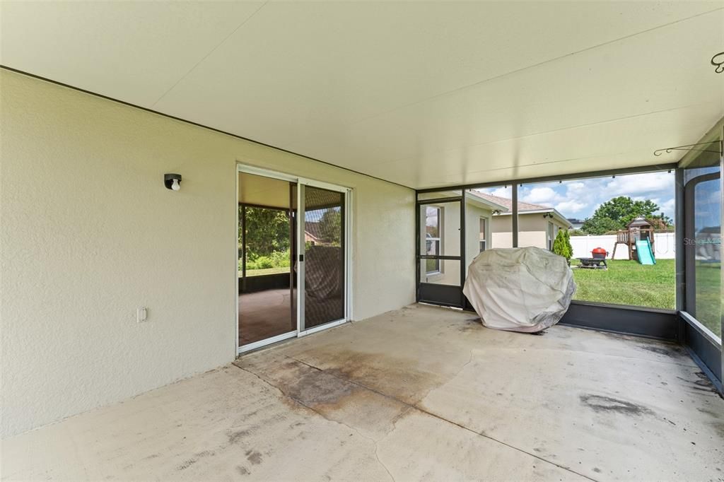 Active With Contract: $392,900 (3 beds, 2 baths, 1684 Square Feet)