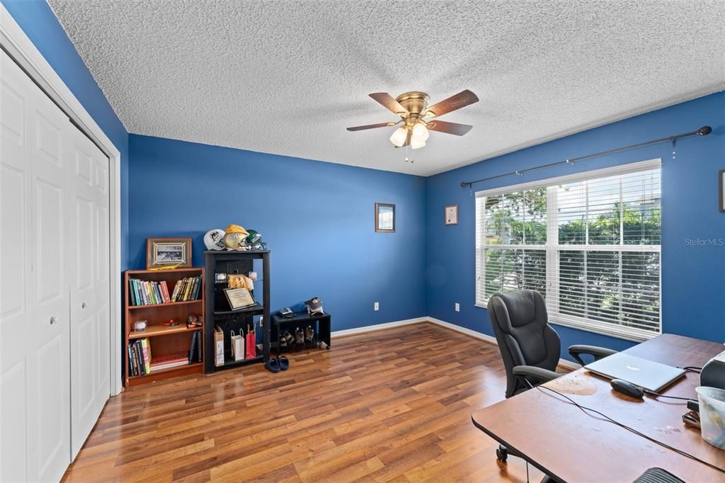 Active With Contract: $392,900 (3 beds, 2 baths, 1684 Square Feet)