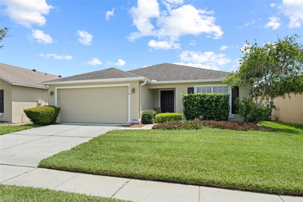 Active With Contract: $392,900 (3 beds, 2 baths, 1684 Square Feet)