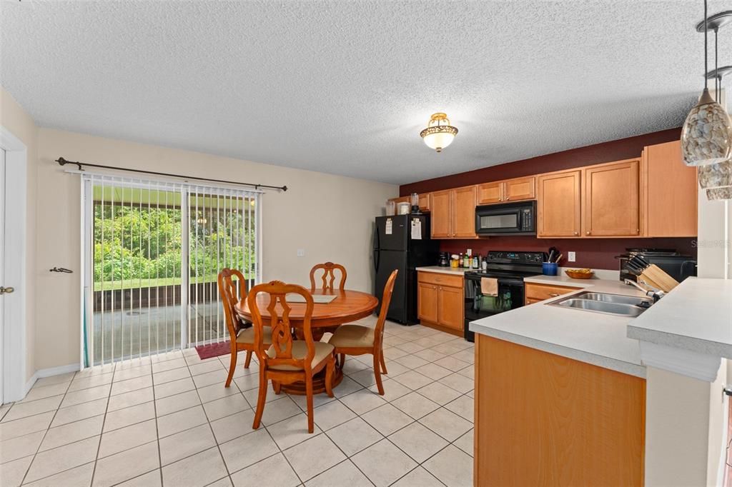 Active With Contract: $392,900 (3 beds, 2 baths, 1684 Square Feet)