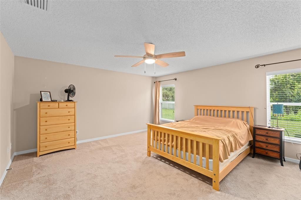 Active With Contract: $392,900 (3 beds, 2 baths, 1684 Square Feet)