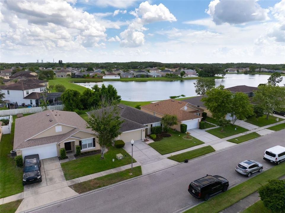 Active With Contract: $392,900 (3 beds, 2 baths, 1684 Square Feet)